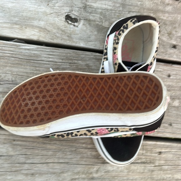 Women’s vans sneakers leopard/floral lighy worn in excellent condition size 6.5 - Picture 5 of 6
